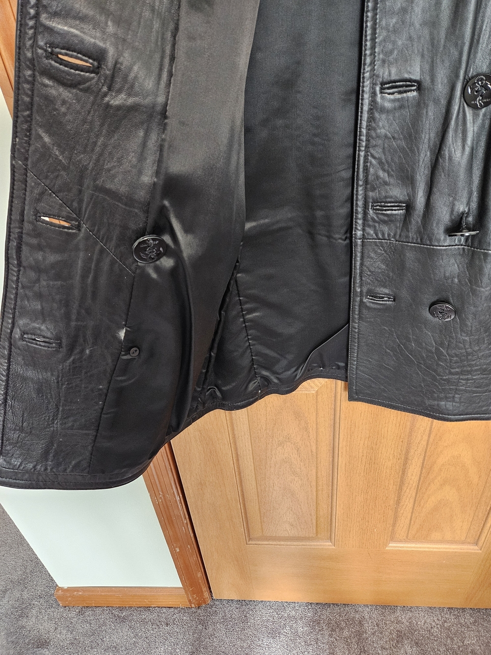 Vintage Classic Black Leather Double-Breasted Coat - Cognac Brand - Picture 6 of 9